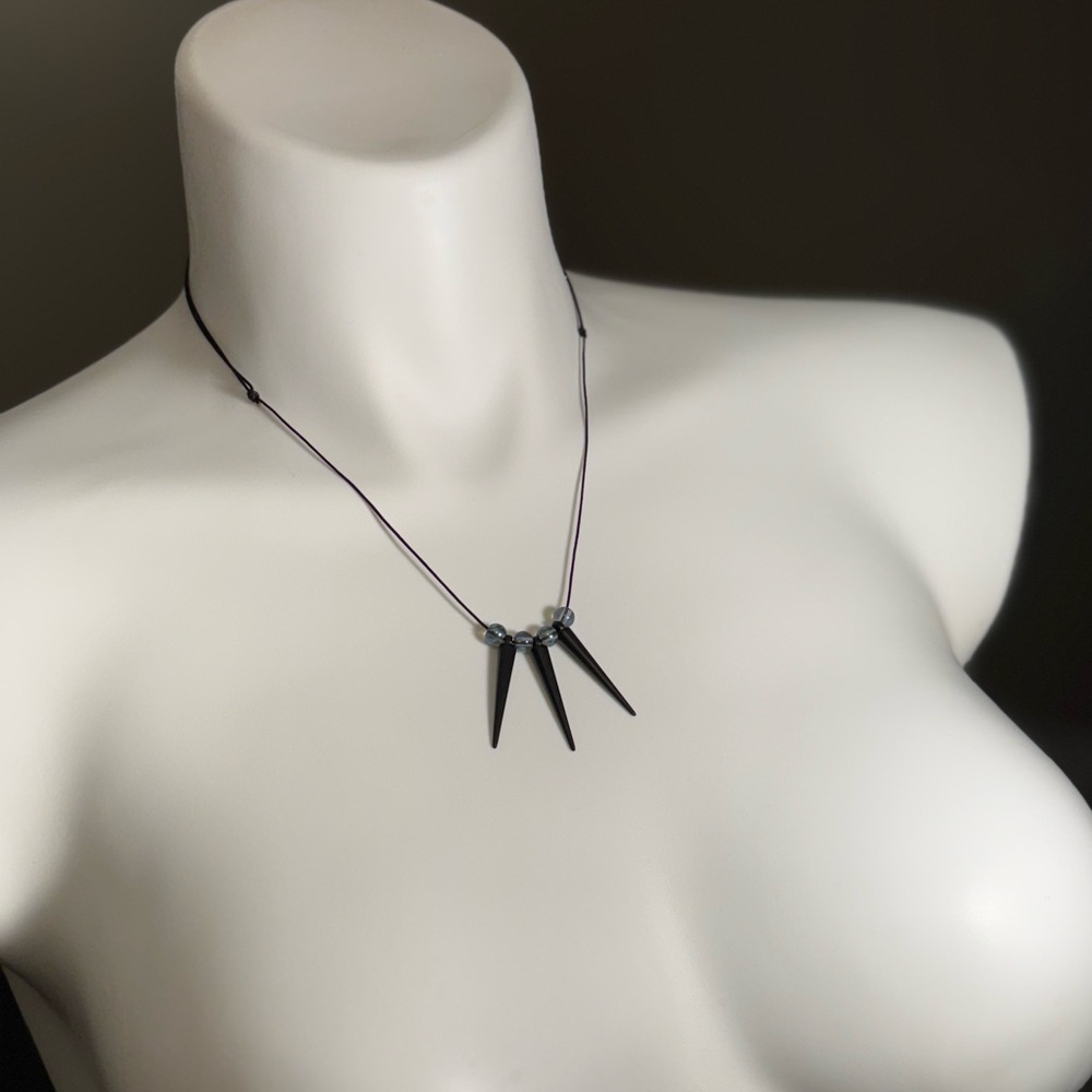 Newly Made Adjustable Spike Necklace Glass Beads